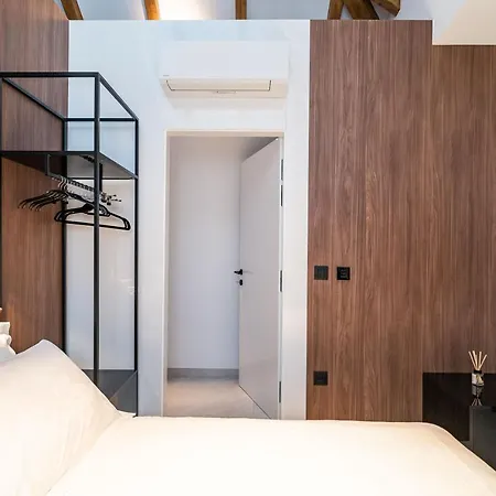 Agape Old Town-luxury Two Bedroom Апартаменты *