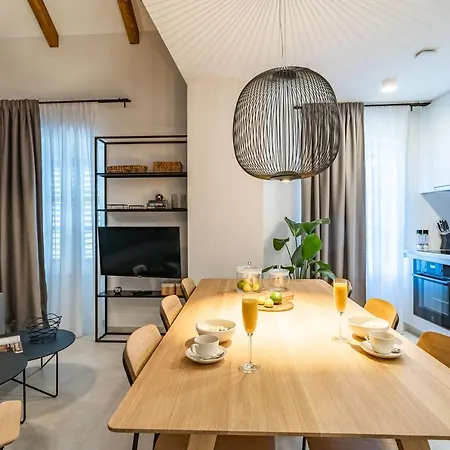 Agape Old Town-luxury Two Bedroom Дубровник