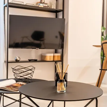 Agape Old Town-luxury Two Bedroom Апартаменты